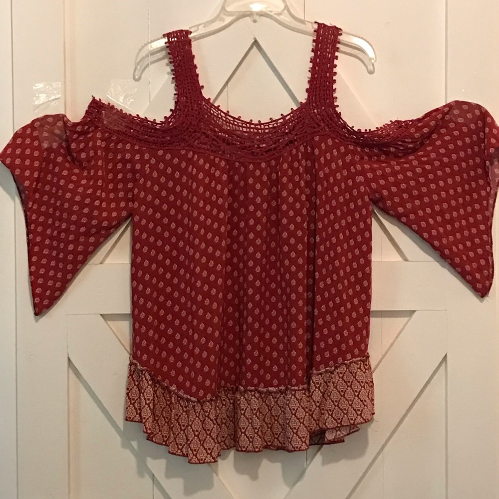 Red L top - Picture 1 of 3
